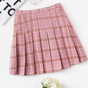 Kawaii pink pleated skirt